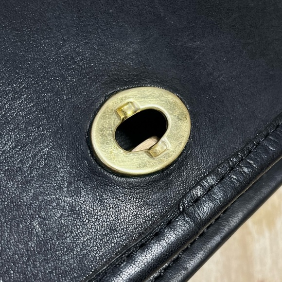 Vintage Coach Black Dinky 4422 Turnlock Crossbody Bag Made in USA NYC Era - Picture 4 of 16